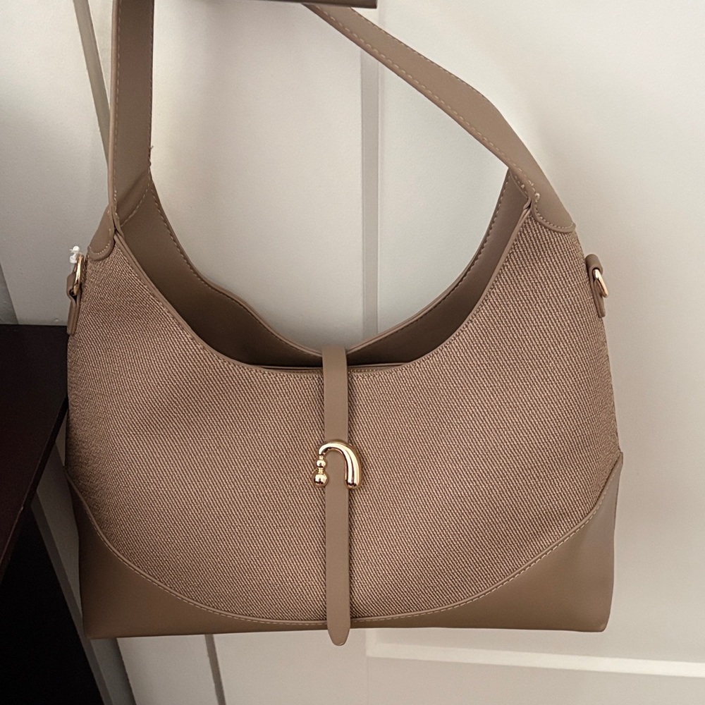 Chic Brown Shoulder Bag